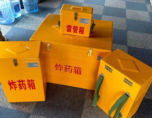 沧县不同环境下如何选择炸药箱雷管箱